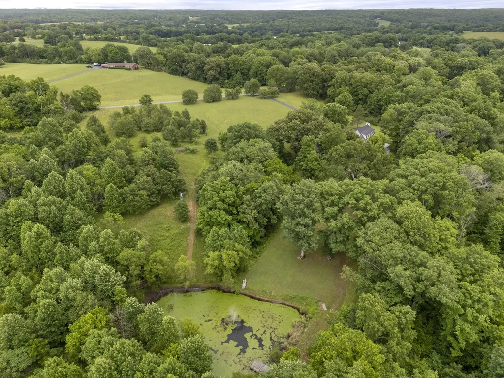 1100 Mill Road Dickson TN 37055