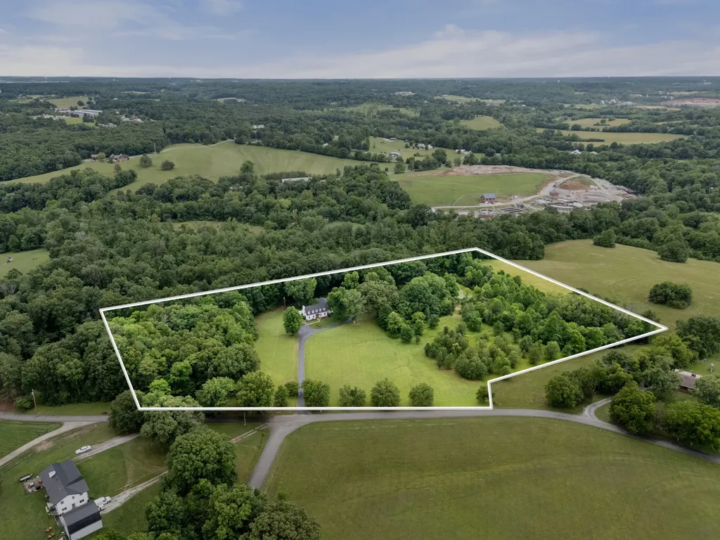 1100 Mill Road Dickson TN 37055