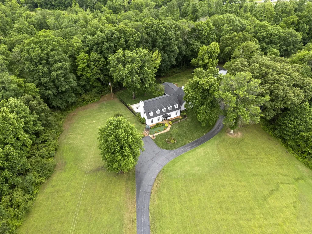 1100 Mill Road Dickson TN 37055