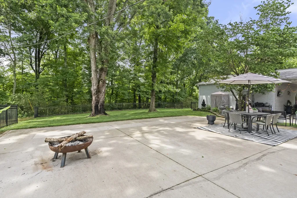 1100 Mill Road Dickson TN 37055