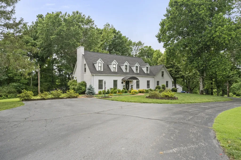 1100 Mill Road Dickson TN 37055