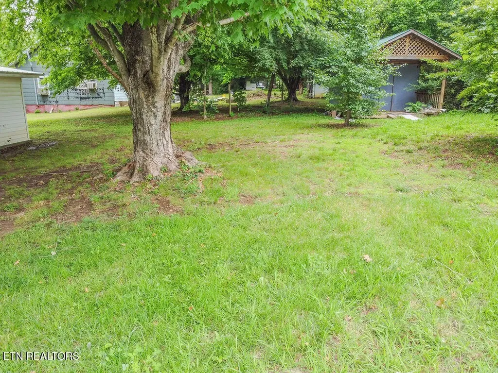110 Old Englewood Road Englewood TN 37329