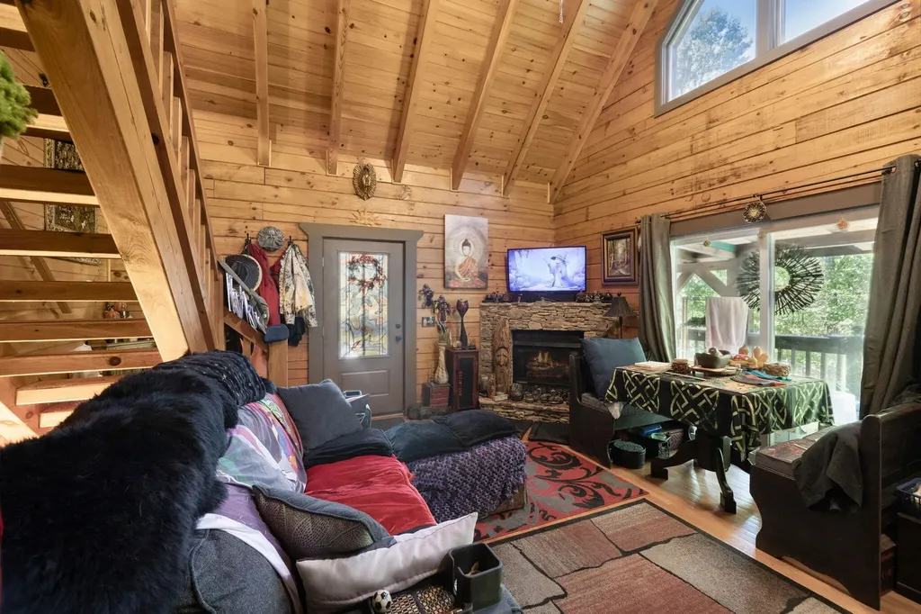 1029 Smithfield Road Tellico Plains TN 37385