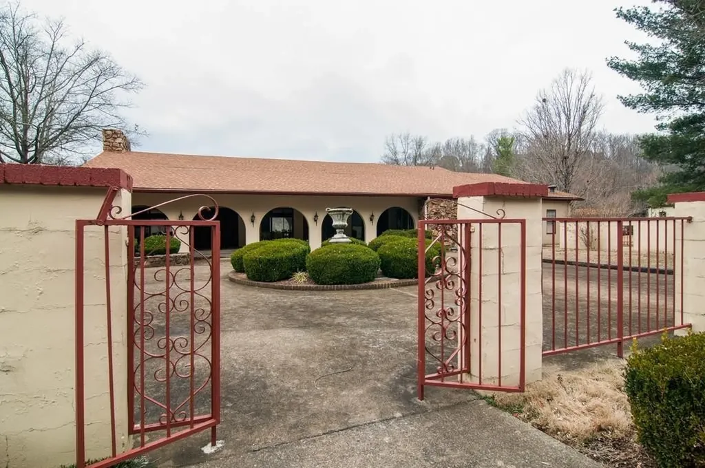 214 Old Hickory Boulevard Nashville TN 37221