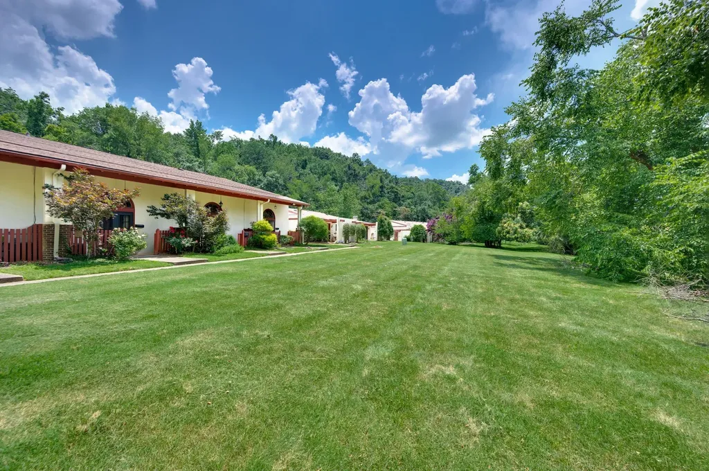 214 Old Hickory Boulevard Nashville TN 37221