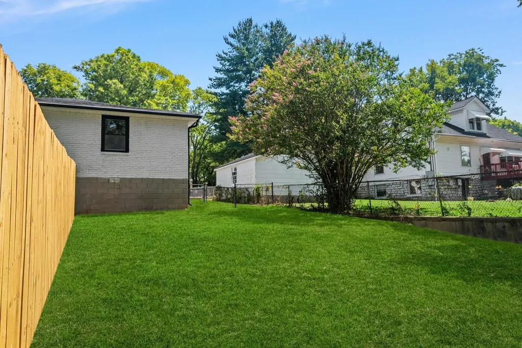 1402 Montgomery Avenue Nashville TN 37207