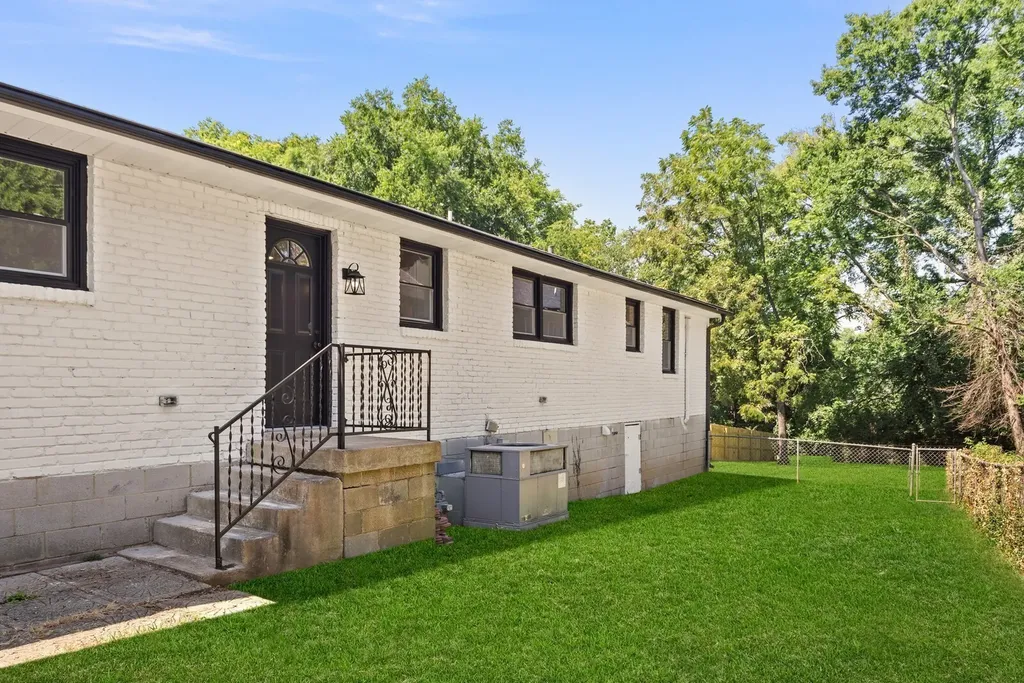 1402 Montgomery Avenue Nashville TN 37207