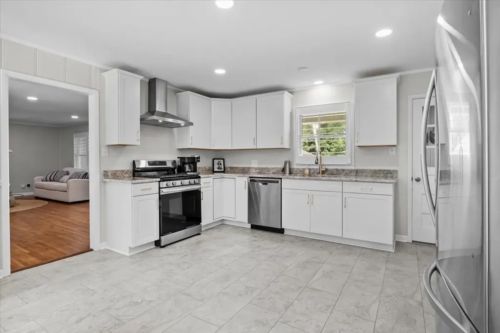 215 Sunset Drive New Johnsonville TN 37134