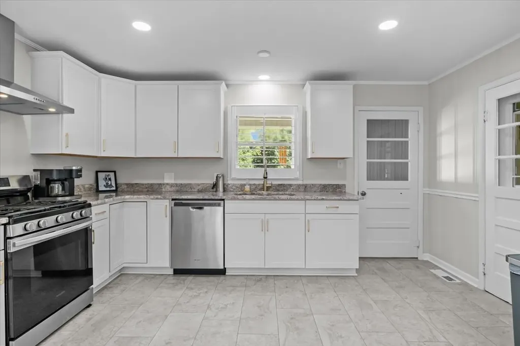 215 Sunset Drive New Johnsonville TN 37134
