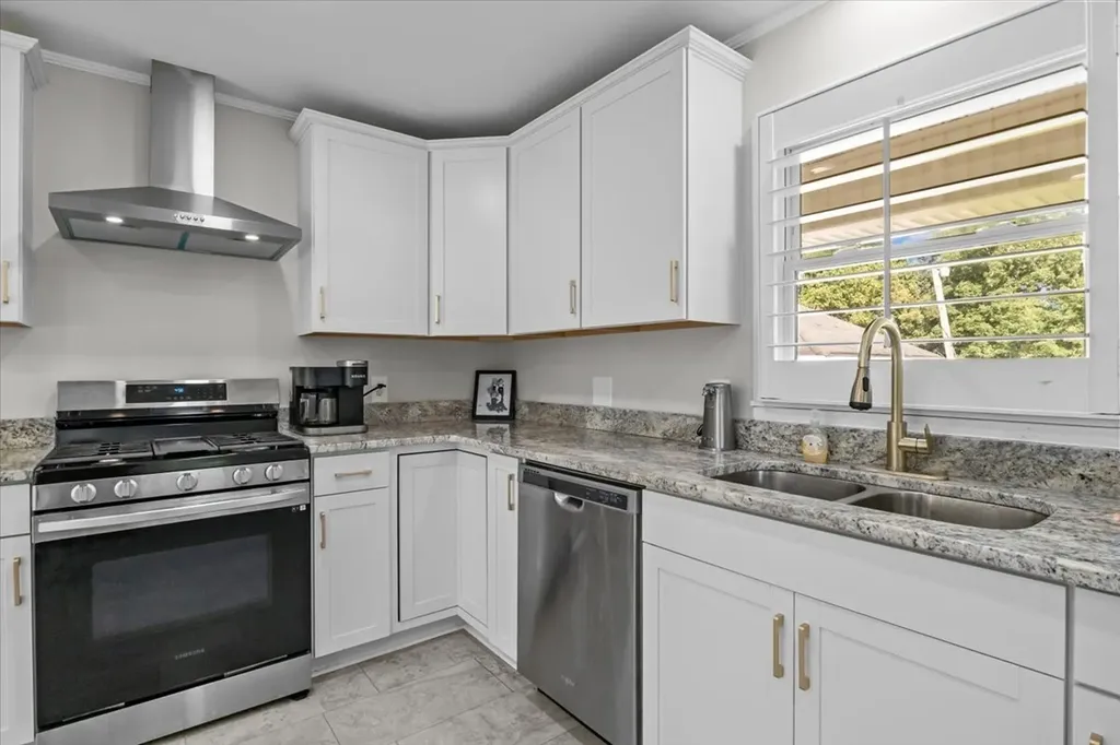 215 Sunset Drive New Johnsonville TN 37134