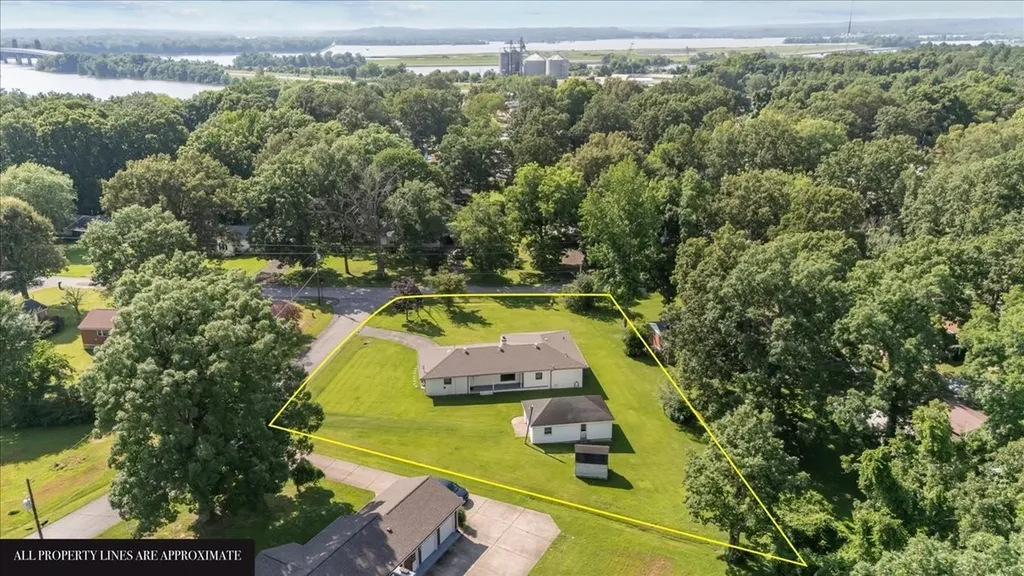215 Sunset Drive New Johnsonville TN 37134