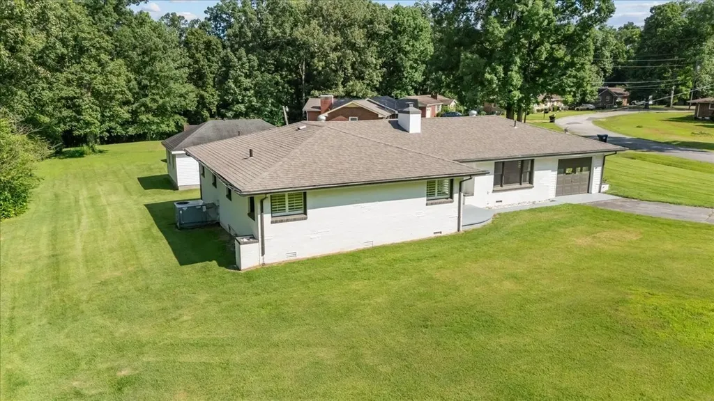 215 Sunset Drive New Johnsonville TN 37134