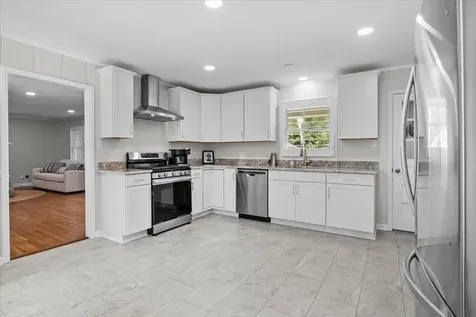 215 Sunset Drive New Johnsonville TN 37134