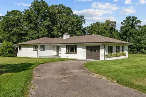 215 Sunset Drive New Johnsonville TN 37134