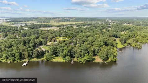 215 Sunset Drive New Johnsonville TN 37134