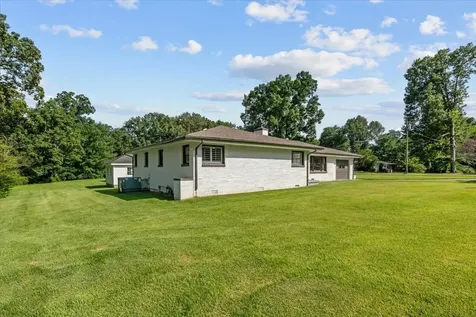 215 Sunset Drive New Johnsonville TN 37134