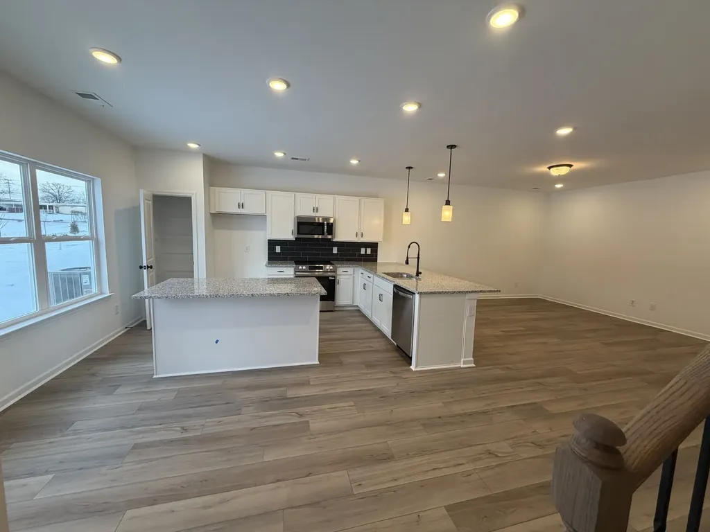 121 Yarrow Loop Clarksville TN 37043