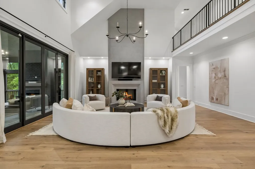 1209 Otter Creek Road Nashville TN 37215