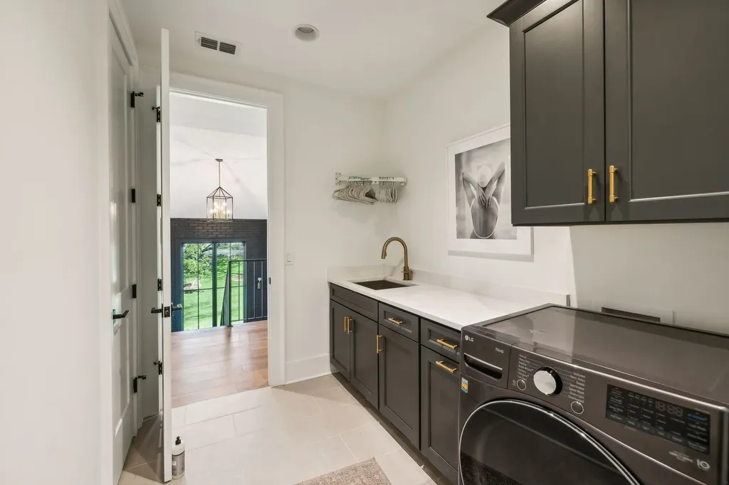 1209 Otter Creek Road Nashville TN 37215