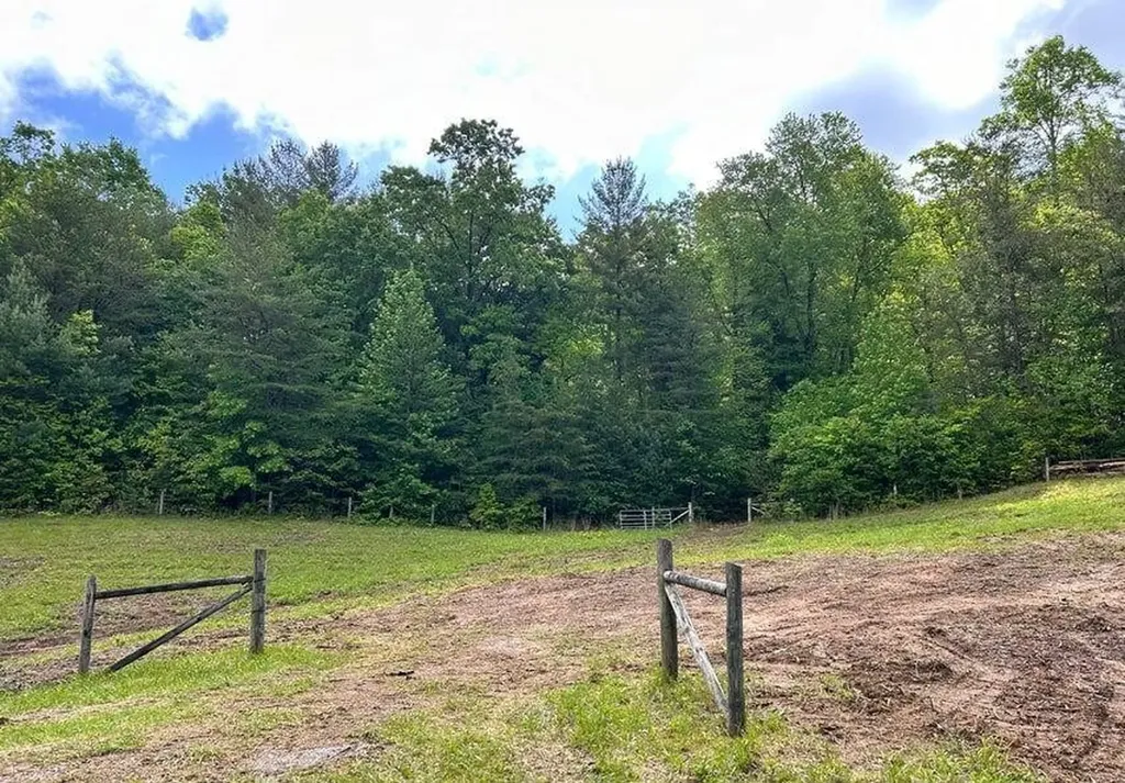 188 Dalton Tellico Plains TN 37385