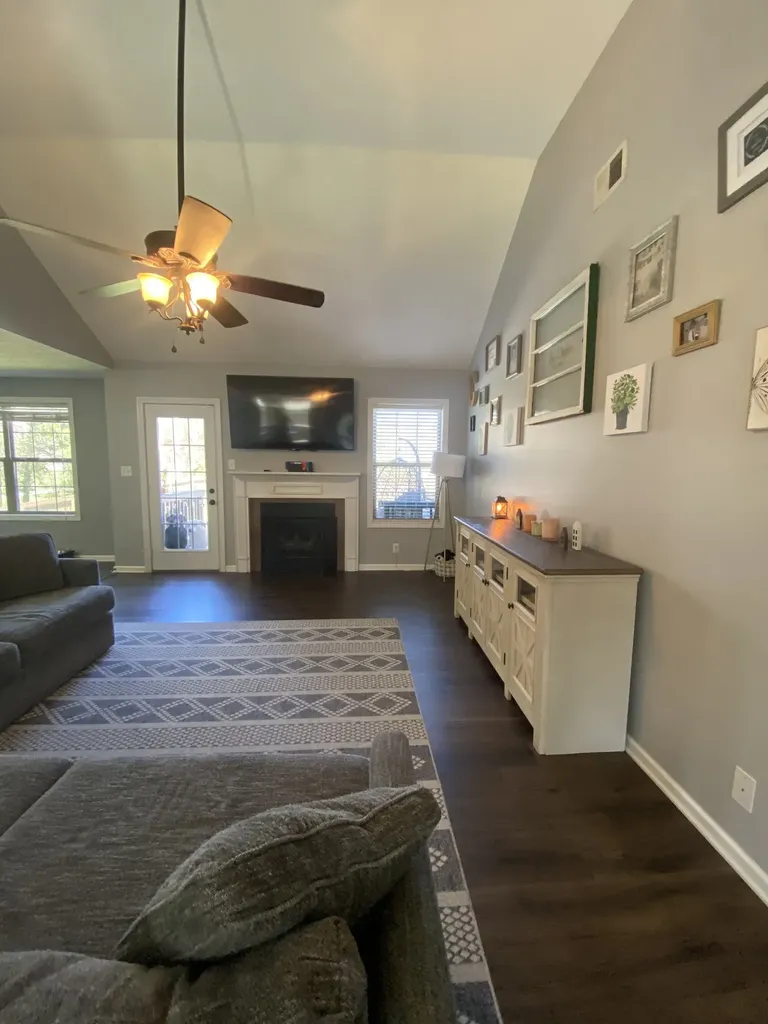 2638 Seven Mile Ferry Road Clarksville TN 37040