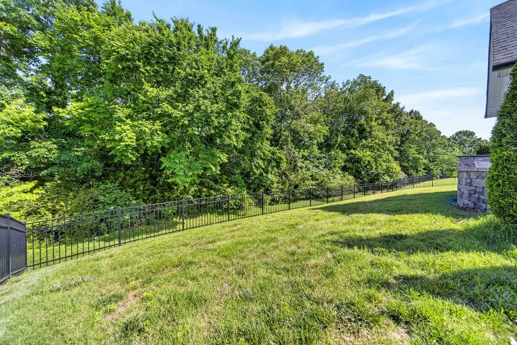 166 Monarchos Drive Gallatin TN 37066