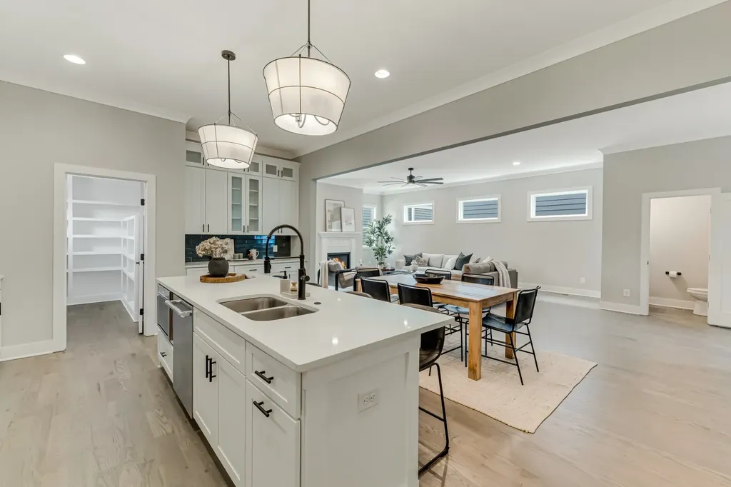6037 Sterling Street Nashville TN 37209