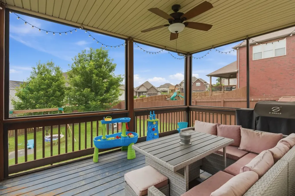 567 Larkspur Drive Clarksville TN 37043
