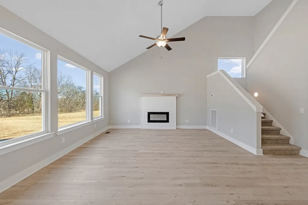 105 Esteph Court White House TN 37188