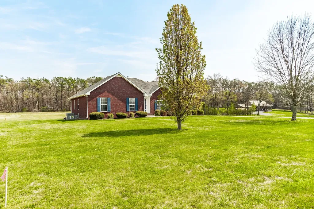 7535 Swift Road Greenbrier TN 37073