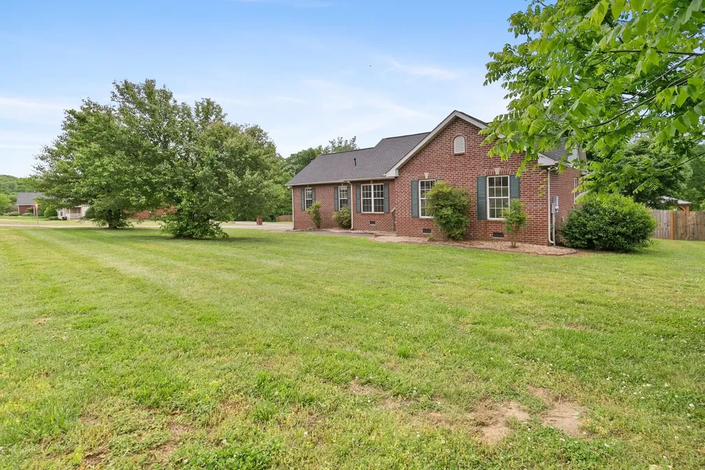 8001 Anna Court Greenbrier TN 37073