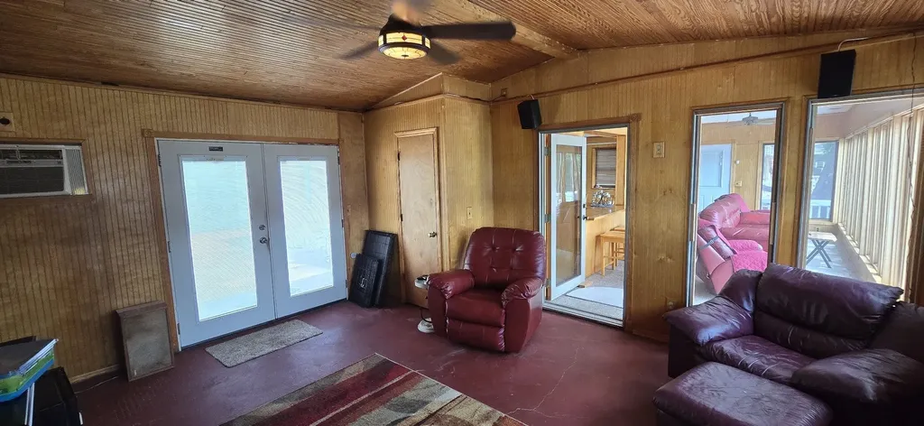 33 Creek View Lane Waverly TN 37185