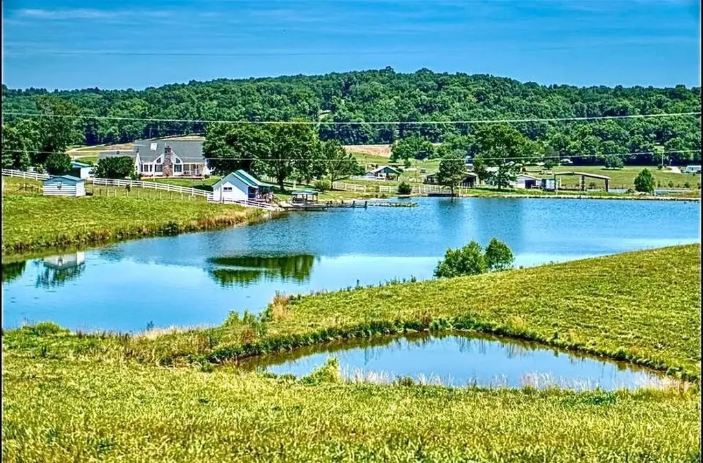 36 Parker Valley Lane Frankewing TN 38459