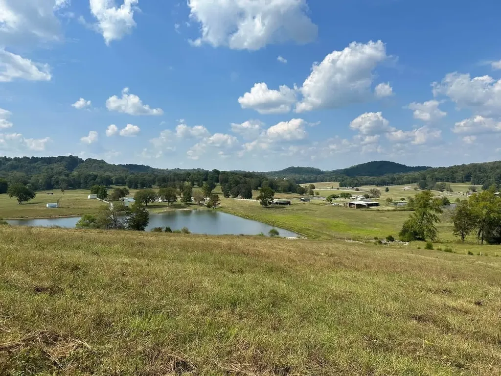 36 Parker Valley Lane Frankewing TN 38459