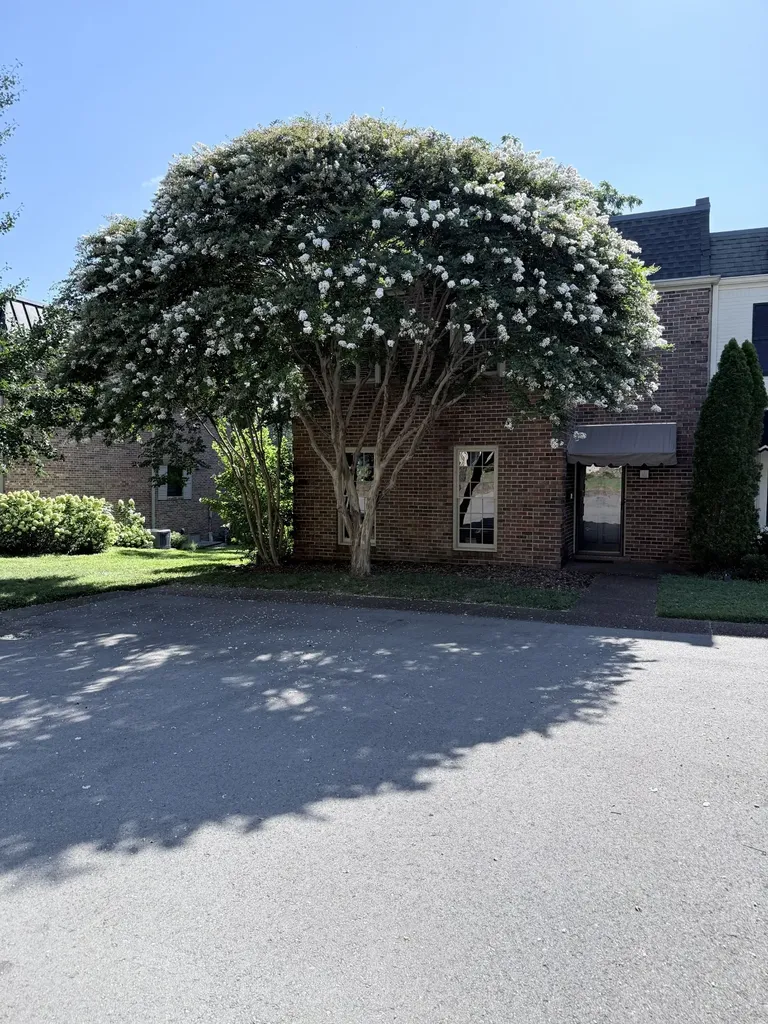 4400 Belmont Park Terrace Nashville TN 37215