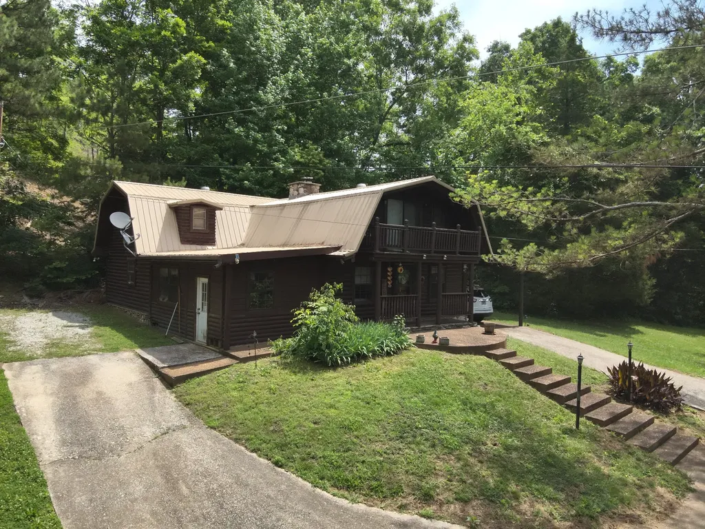 8821 Highway 412, E Linden TN 37096