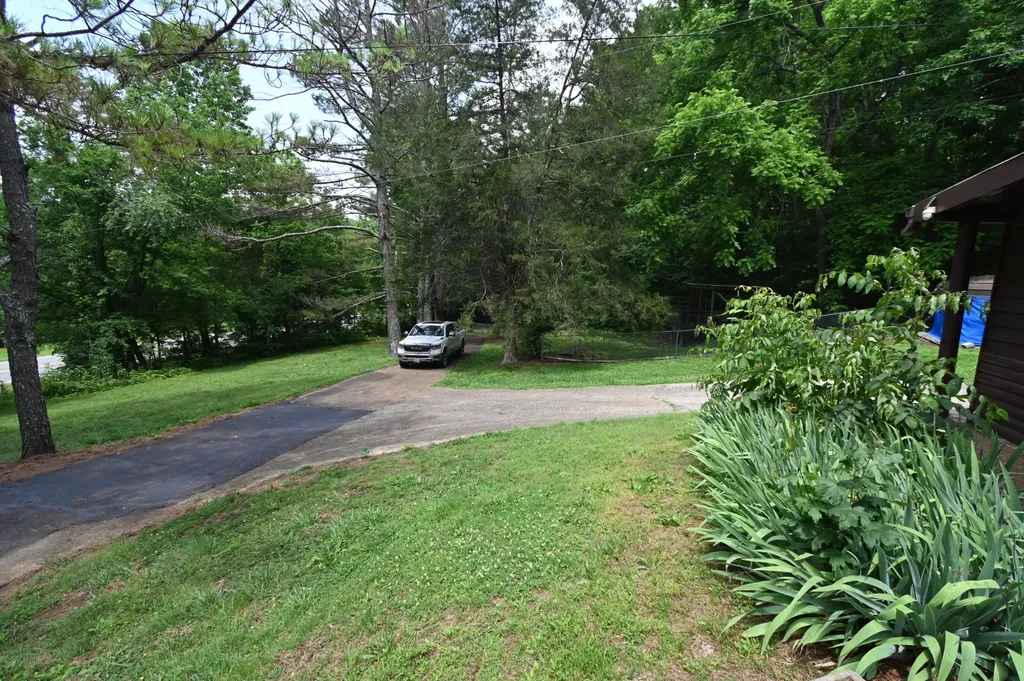 8821 Highway 412, E Linden TN 37096