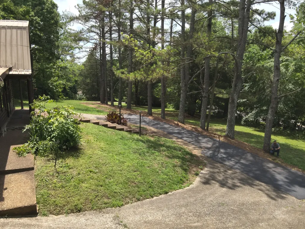 8821 Highway 412, E Linden TN 37096