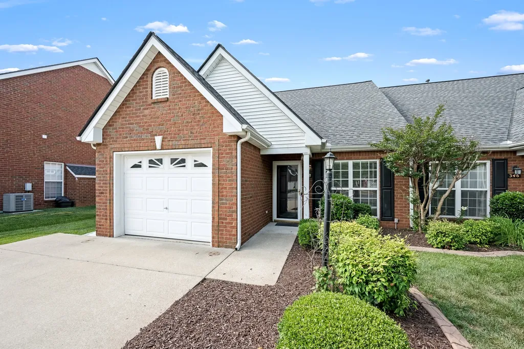 348 Golfview Court Murfreesboro TN 37127