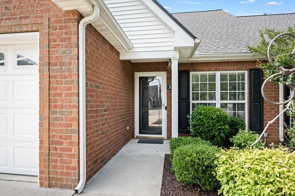 348 Golfview Court Murfreesboro TN 37127