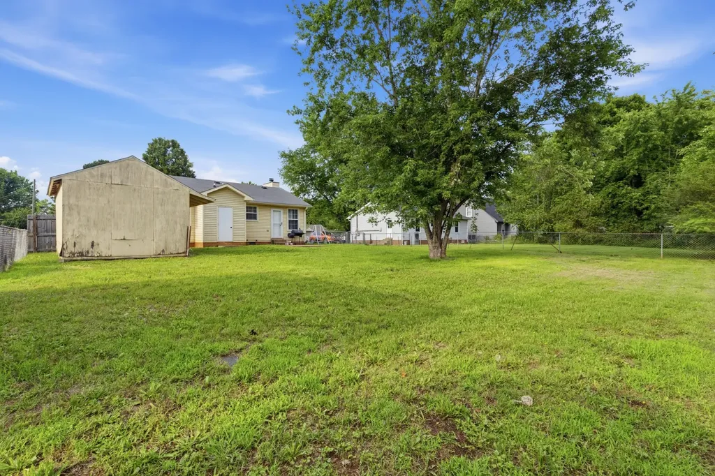 688 Debbie Drive Clarksville TN 37042