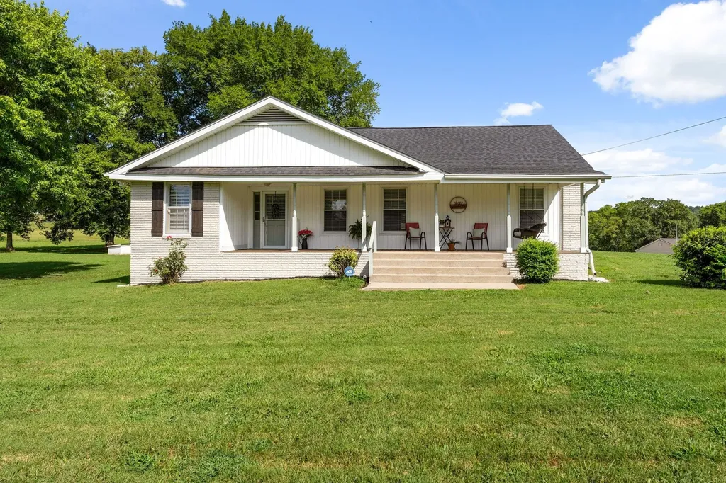 5451 Carters Creek Pike Thompsons Station TN 37179