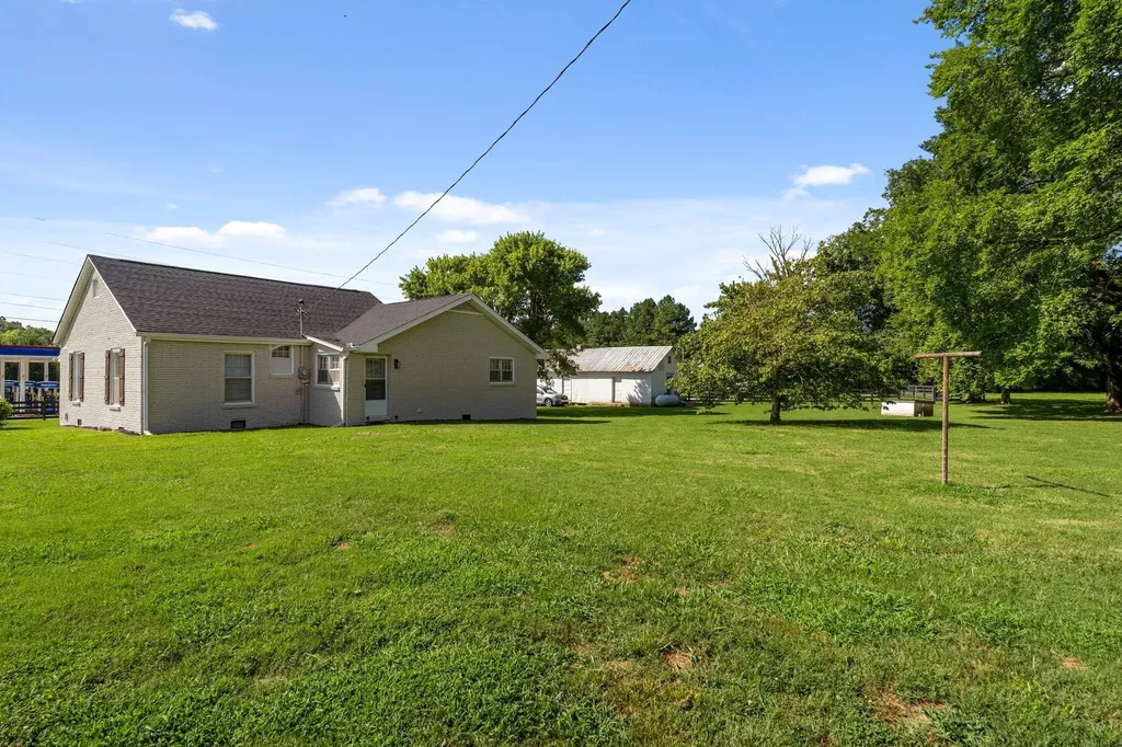 5451 Carters Creek Pike Thompsons Station TN 37179