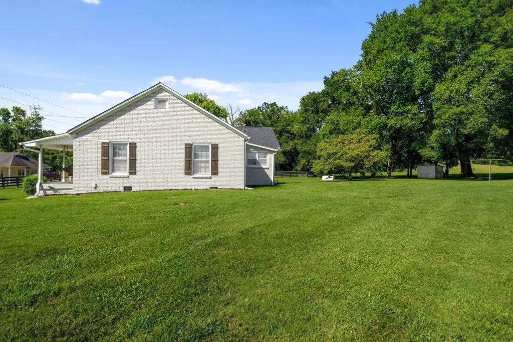 5451 Carters Creek Pike Thompsons Station TN 37179