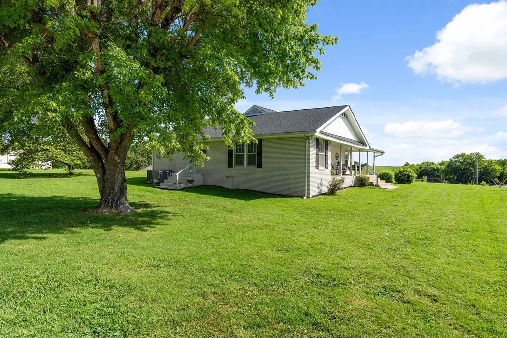 5451 Carters Creek Pike Thompsons Station TN 37179