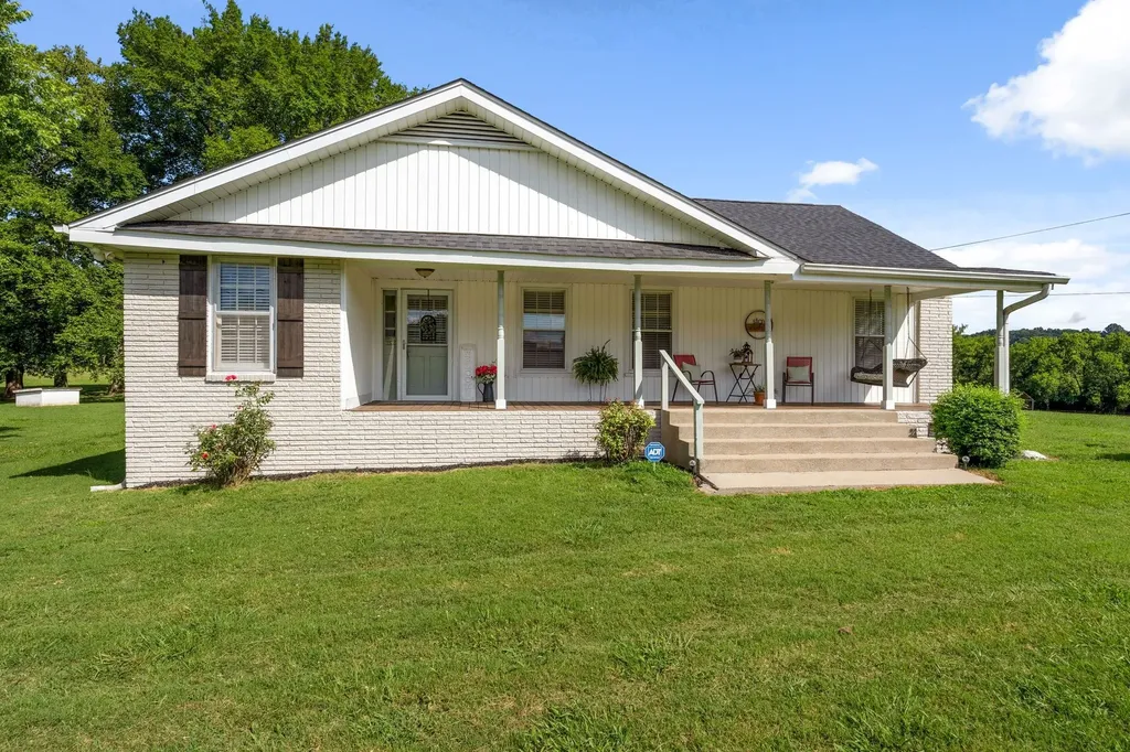 5451 Carters Creek Pike Thompsons Station TN 37179