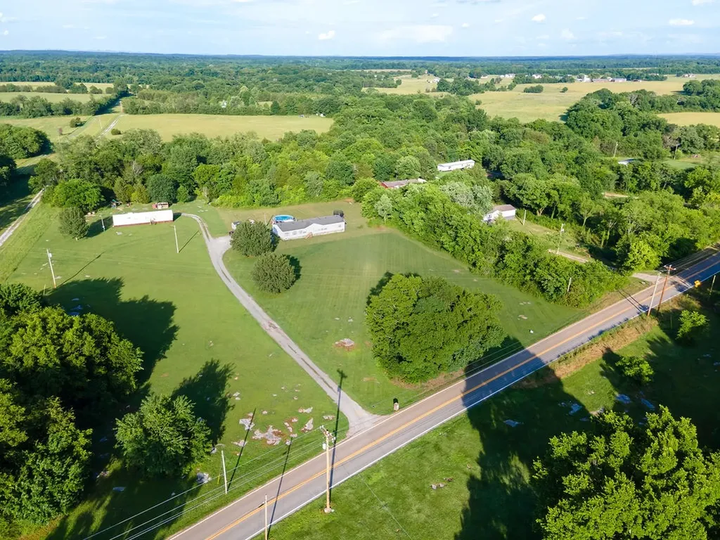2861 Verona Caney Road Lewisburg TN 37091