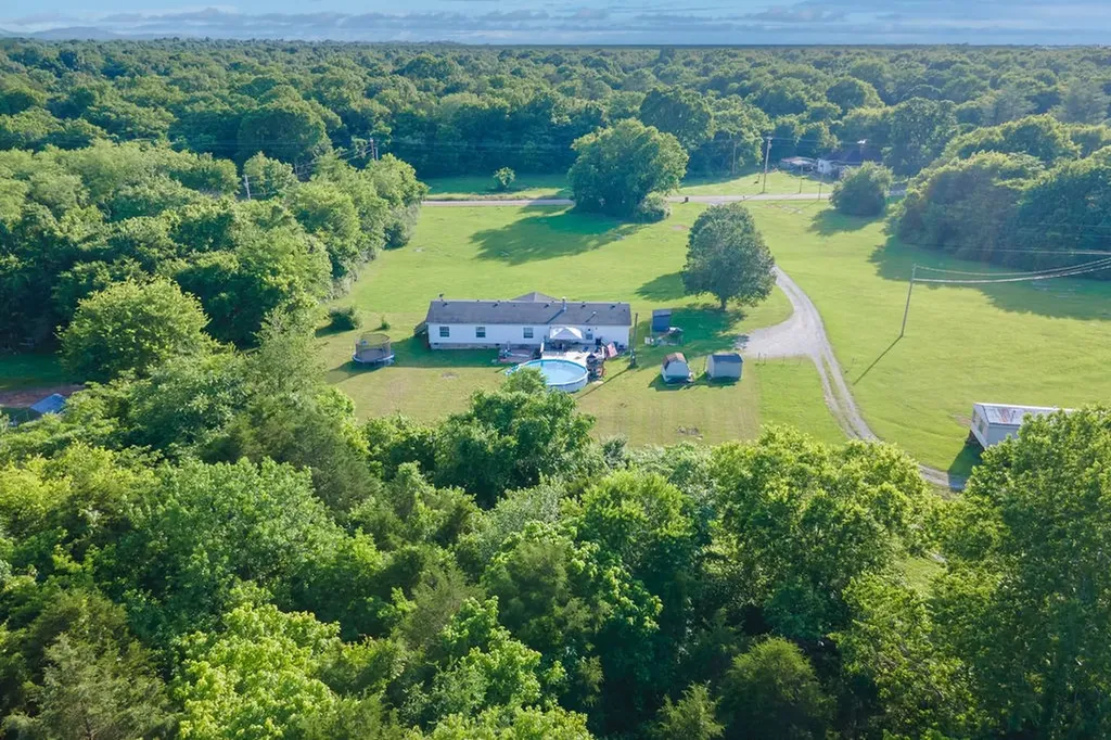 2861 Verona Caney Road Lewisburg TN 37091