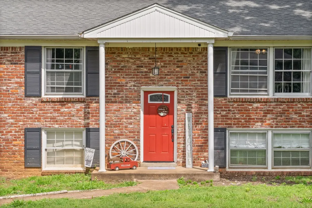 212 Slayden Circle Clarksville TN 37040