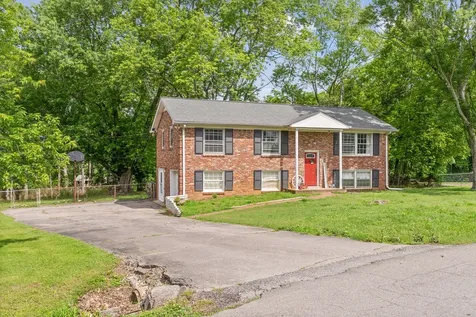 212 Slayden Circle Clarksville TN 37040